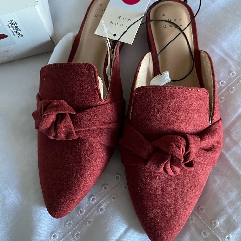 A New Day Brown Paloma Flats Mules Size 5.5 New